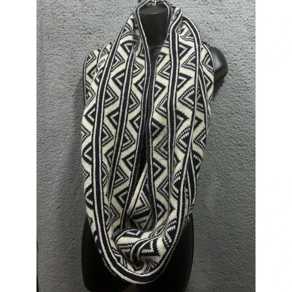 Berksha Aztec Print Blue Ivory Cream Soft Infinity Scarf